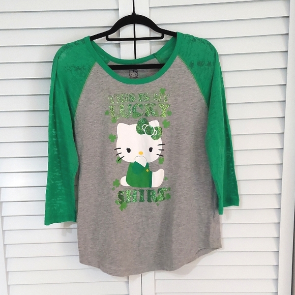 Hello Kitty Top, Size XL Lucky Graphic, Green Opague Sleeves/ Gray Jersey Cotton - Picture 1 of 6